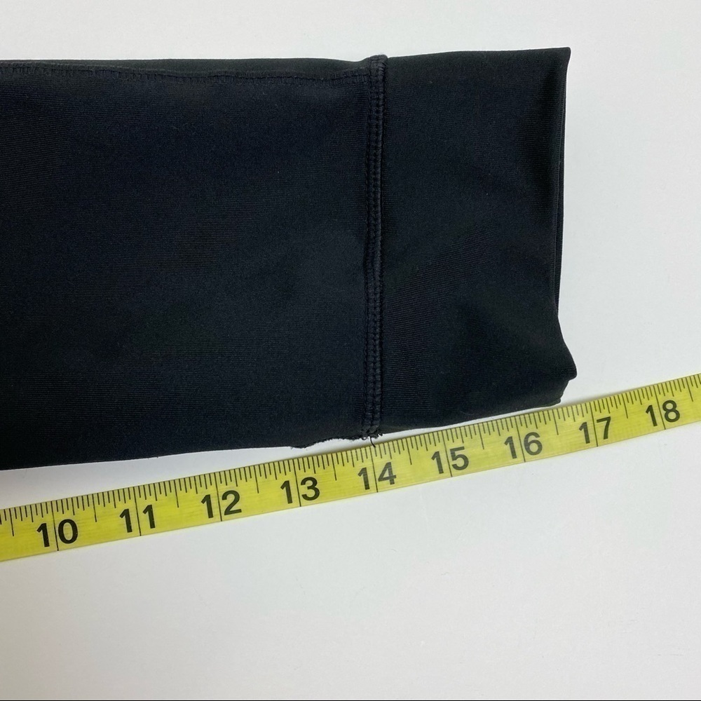 Athleta Skirted Capri Reflective Zip Pocket Size XS - Picture 5 of 5
